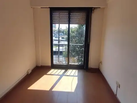 Esmeralda 3200, Piso 2