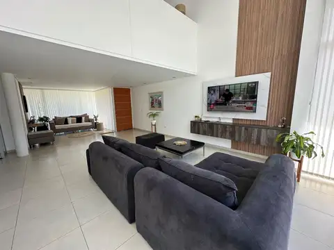 Casa en Alquiler Temporal en Rumenco, USD 450