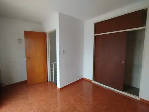 Departamento 2 ambientes tipo duplex en primer piso - Sin expensas