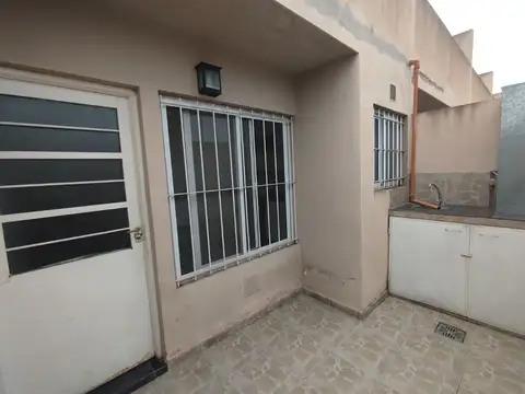Departamento 2 ambientes tipo duplex en primer piso - Sin expensas