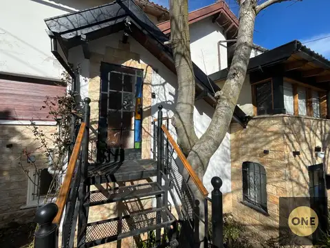 DEPARTAMENTO 5 AMBIENTES EN ALQUILER PERMANENTE - CURUZÚ CUATIÁ AL 100 - SAN CARLOS DE BARILOCHE