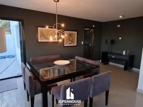 Casa en Venta con 4 cocheras