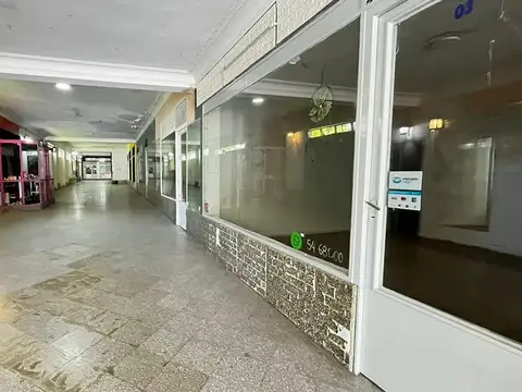 Local en Venta 79 años