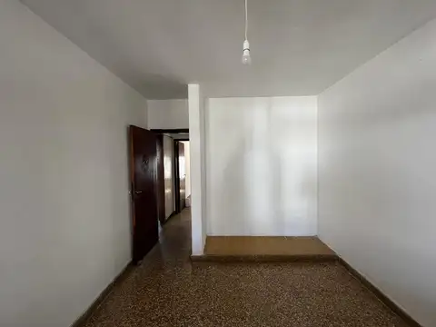 B OBSERVATORIO - VENDO CASA 2 DORMITORIOS CON DPTO-  CON RENTA -