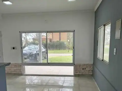 Casa en Alquiler 1 año