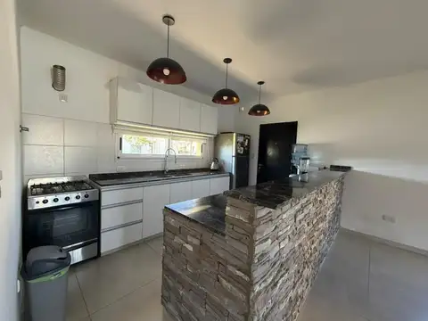 Casa en Venta en Pilar del Este - San Ramon, USD 220.000