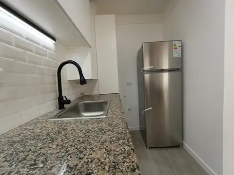 Oportunidad - Monoambiente reciclado con Balcon/terraza lateral