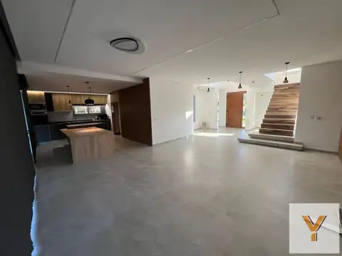 Casa en Alquiler al Sureste