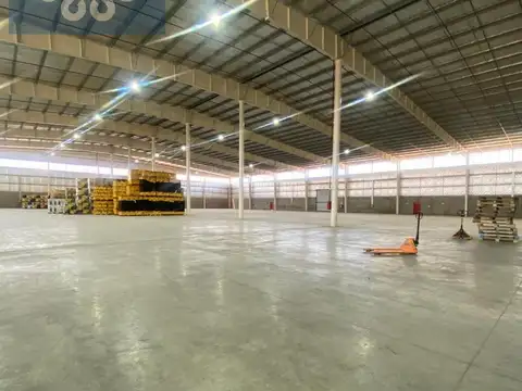 Nave industrial de 6.000 m2 en Polo Industrial Ezeiza
