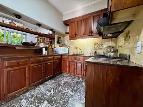 Casa 5 ambientes con 3 baños