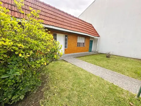 Depto Tipo Casa en Venta en Lanús Oeste, USD 85.000