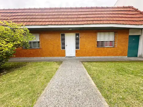 Venta casa 4 amb con patio