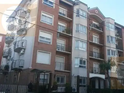Departamento 3 Ambientes con Cochera en Venta - Ramos Mejia