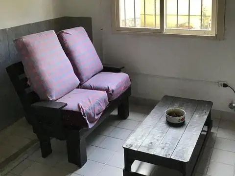 Depto Tipo Casa en Alquiler de 2 ambientes