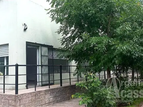 Local  en Alquiler- Calle Esnaola sobre Ingreso al B° Cerrado Los Aromos