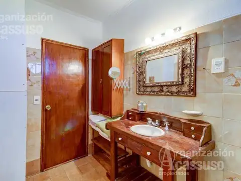 Casa 5 ambientes con 3 baños