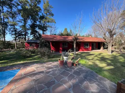 Venta casa 4amb Terreno 3000m2 Exalt. de la Cruz
