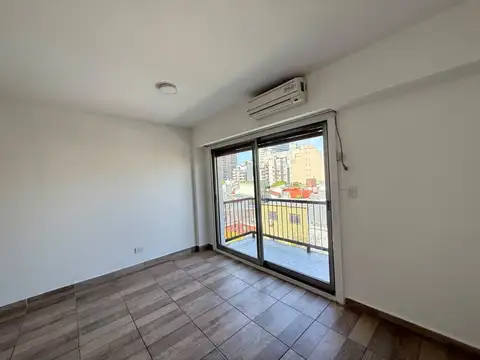 Departamento en Alquiler en Coghlan, $ 850.000