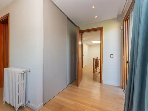 Casa 8 ambientes con 3 baños