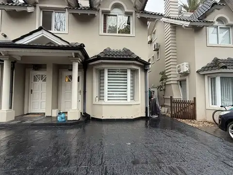 VENTA TRIPLEX EN VENTA B° CERRADO MARIA DEL PARQUE