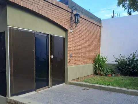 Oficina en Alquiler en Godoy Cruz, $ 300.000