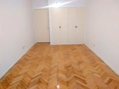 Virrey del Pino 2400, Piso 1