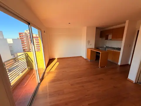 Departamento en Alquiler en Moron Sur, $ 410.000