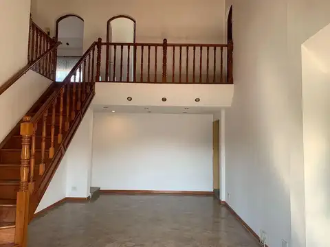 Depto Tipo Casa en Alquiler de 3 dormitorios