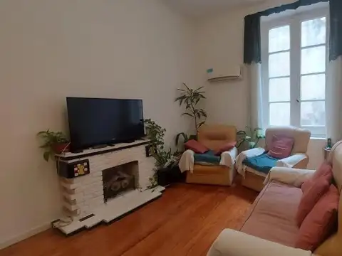 Avenida Rivadavia 2100, Piso 1