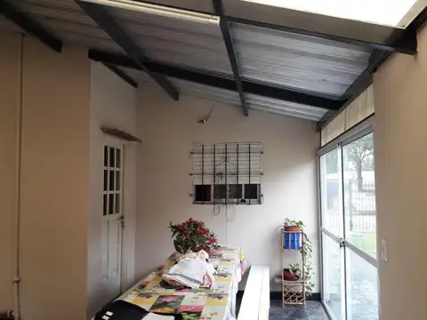 Casa 4 ambientes con 1 baño