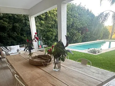 Aristóbulo del Valle 5100