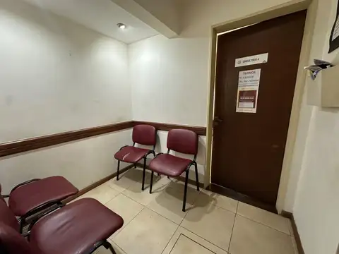VENTA GRAN LOCAL CON OFICINAS EN AV SAN MARTIN al 4700