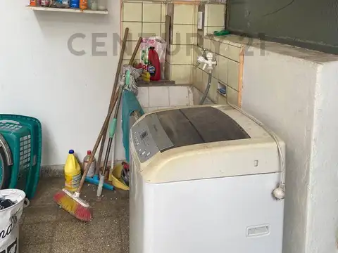 Calle 16 e/  64 y 65 15800, Piso 0