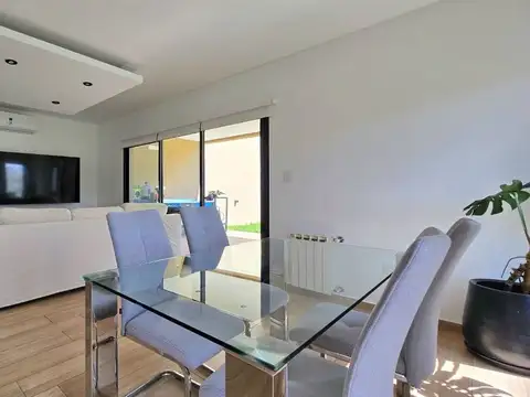 VENTA CASA 4 AMBIENTES SAN RAMIRO PILAR DEL ESTE
