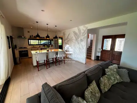 Casa en venta moderna de 4 ambientes y pileta. Barrio Santa Guadalupe. Pilar. 100