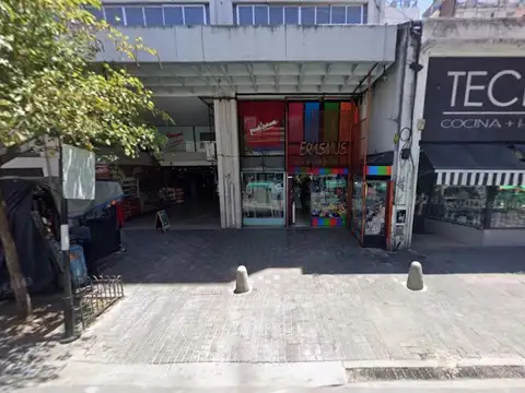 Local al Frente Galeria Independencia. 30 m2. Centro