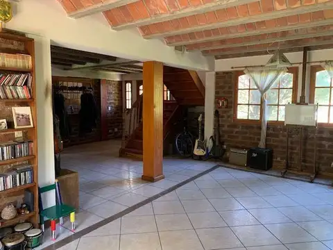 Casa 6 ambientes con 4 baños