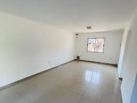 Depto Tipo Casa en Alquiler en Inaudi, $ 1.250.000