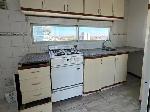 Av, Hipolito Irigoyen 6400