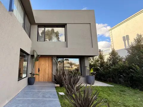 Casa en Venta en Santo Tomas, USD 320.000