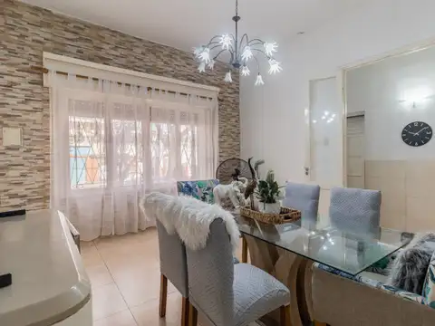 Depto Tipo Casa 2 ambientes con 1 baño