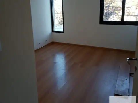 Casa en venta - 2 Dormitorios 4 Baños - 450Mts2 - Chivilcoy