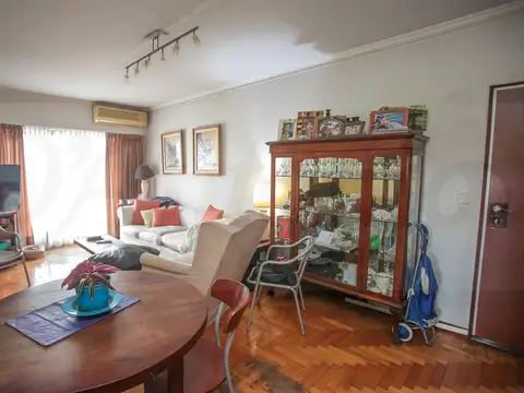 3 ambientes con balcón, baulera y vista abierta en Venta o Alquiler.