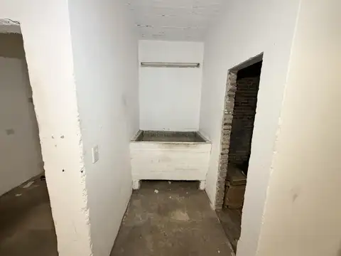 Galpon con casa, en alquiler Rosario.