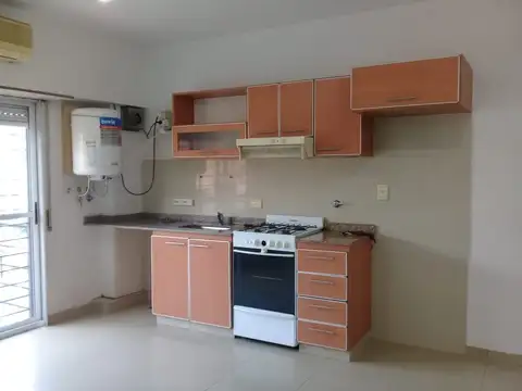 24 De Noviembre 1600, Piso 1