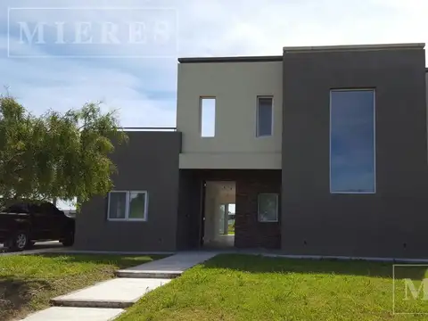 Casa a Laguna Alquiler Anual barrio Norte El canton