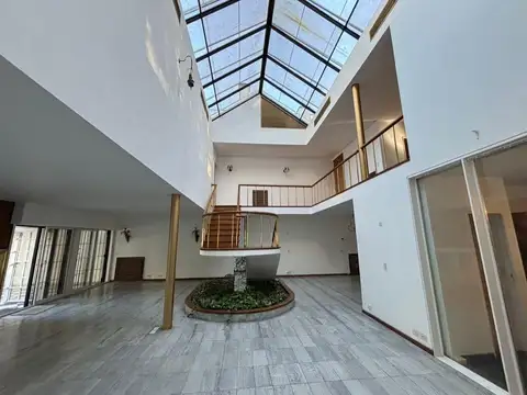 Casa 6 ambientes con 2 baños