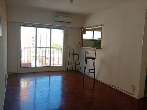 Venta. Depto 3 Amb. Combate de los Pozos y Belgrano