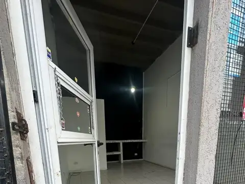 Local en Alquiler en Los Polvorines, $ 750.000
