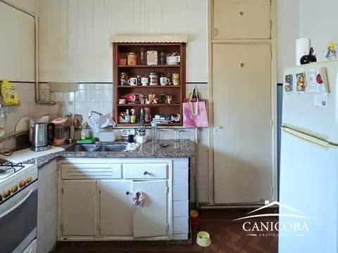 Casa 6 ambientes con 2 baños
